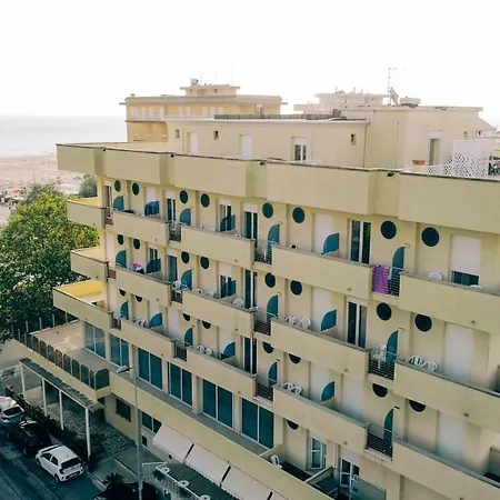 Beverly Отель Римини