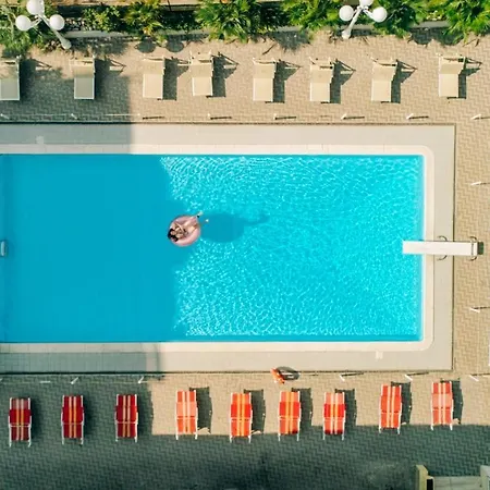 Отель Beverly 3*