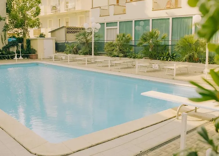 Beverly 3*