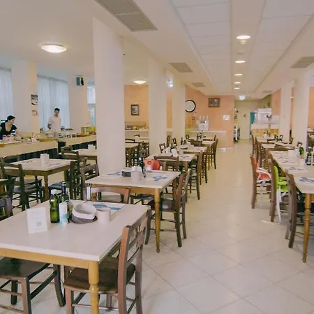 Beverly Римини