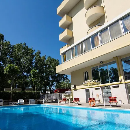 Beverly Римини