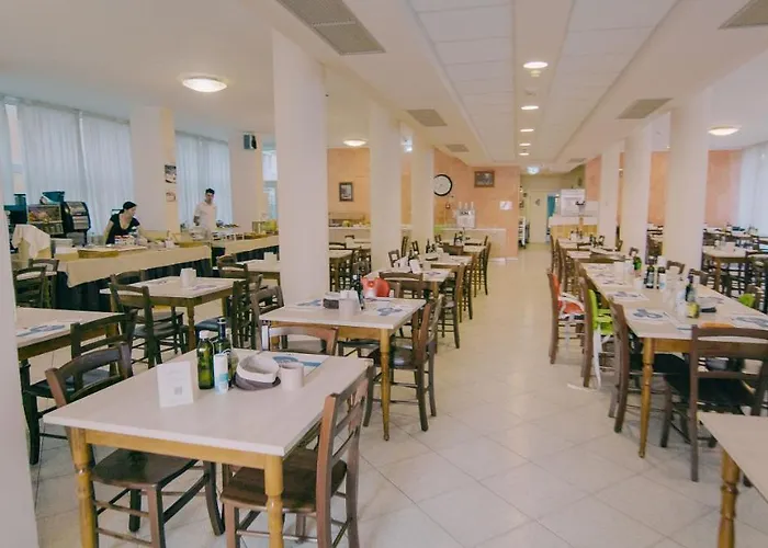 贝芙丽酒店 里米尼