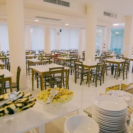 Beverly Hotel 3*