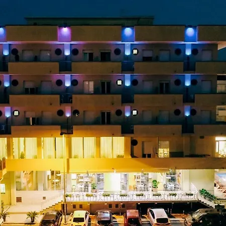 Beverly 3* Римини