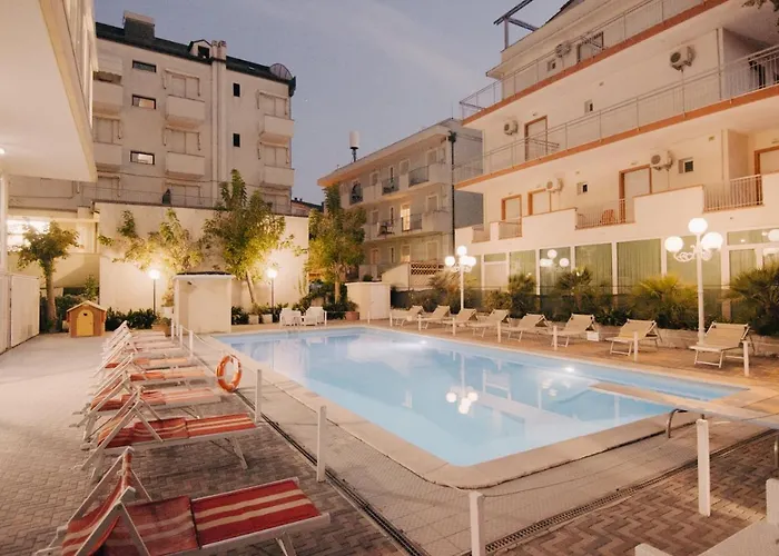Beverly Hotel 3*