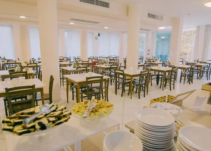 Beverly Hotel 3*