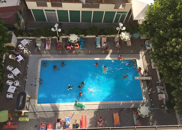 Beverly Hotel 3*