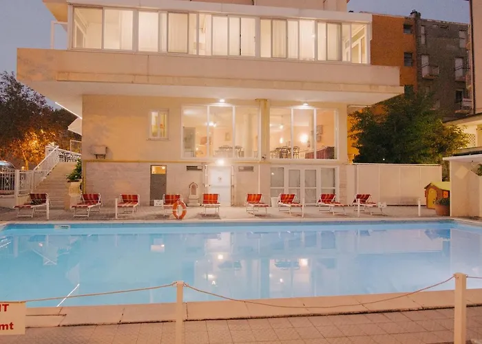 Beverly Hotel 3*